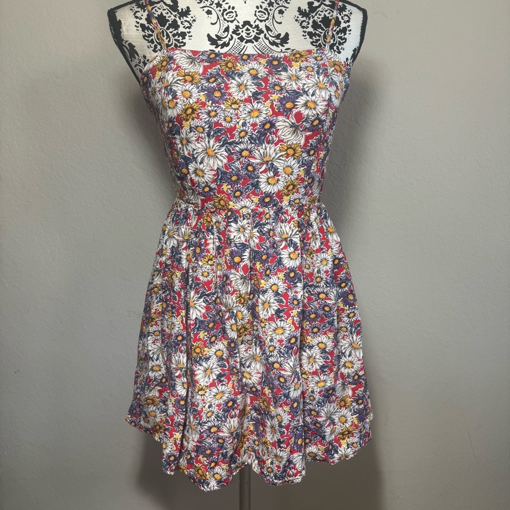 Forever 21 Women’s Sleeveless Dress Size M Daisy Print Multicolor Red Lining